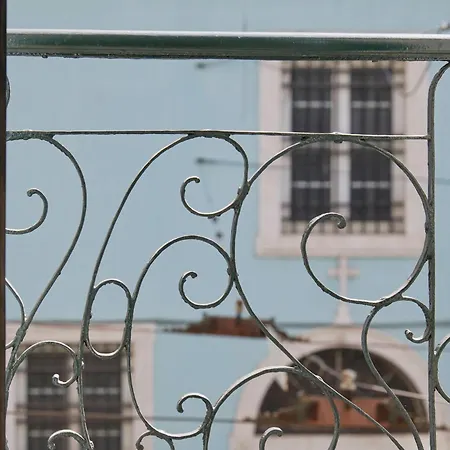 Casa Portuguesa Chiado 25 *