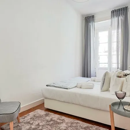 Casa Portuguesa Chiado 25 דירה *
